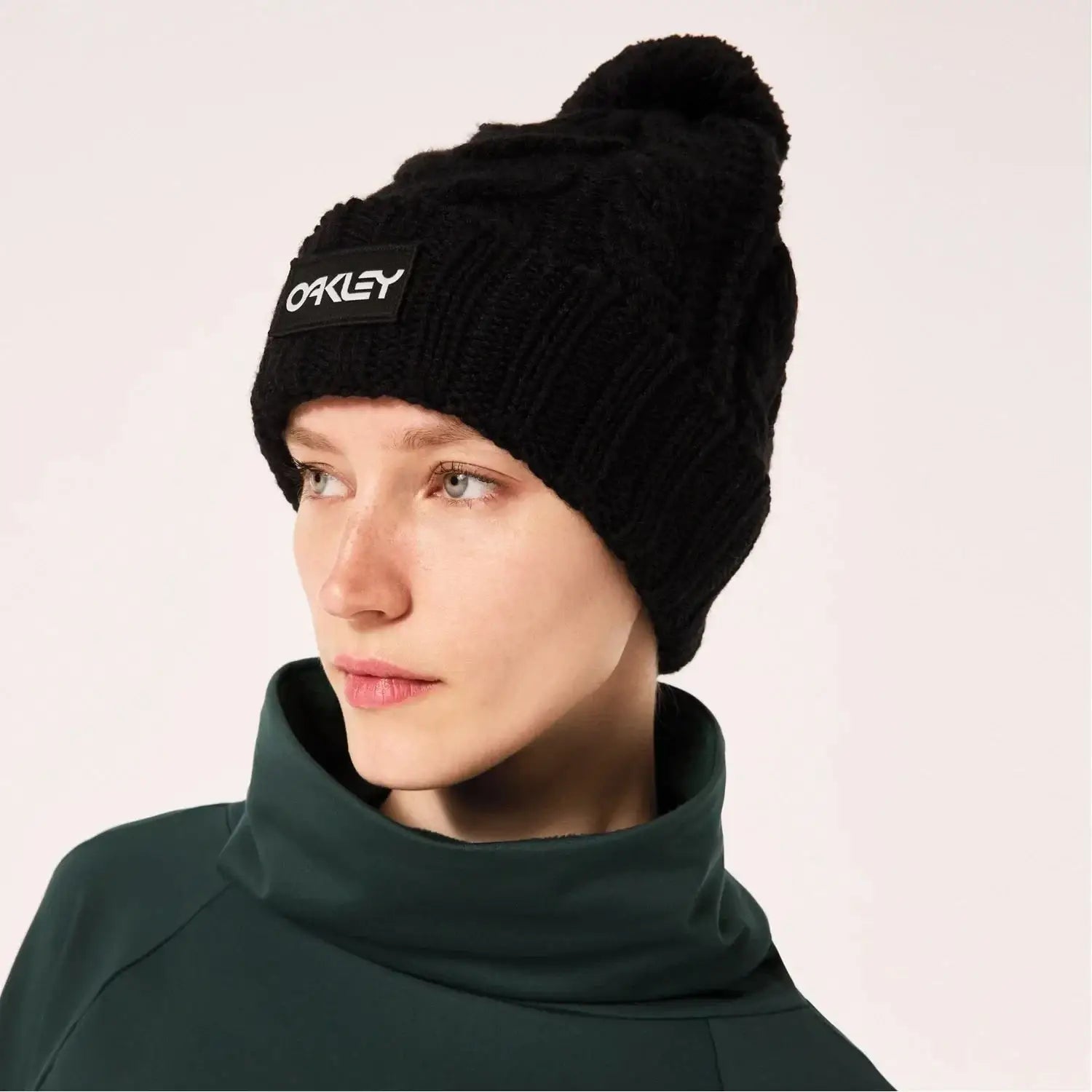 Oakley Harper Pom Beanie 2025