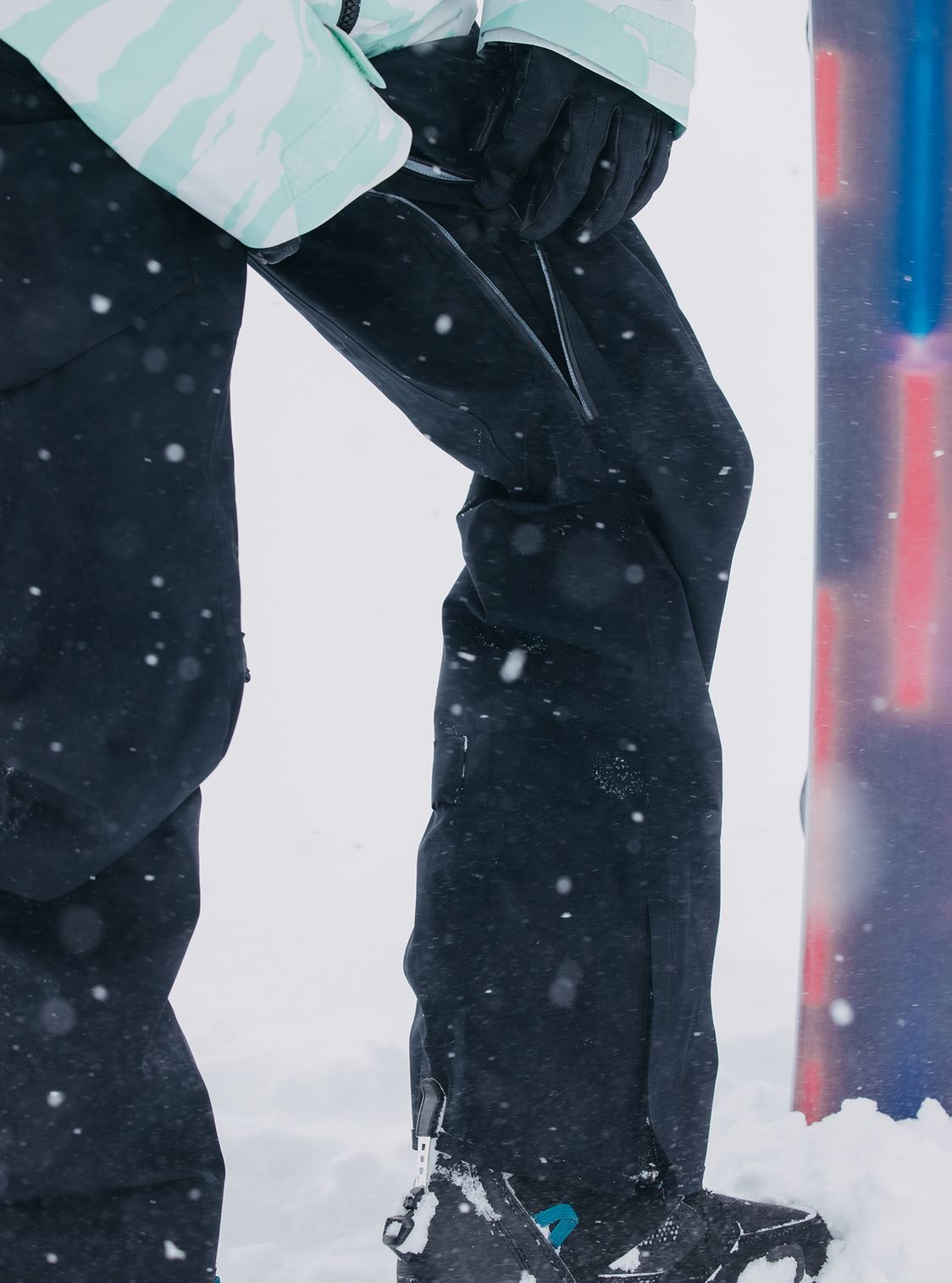 Burton AK Freebird GORE-TEX 3L Stretch Bib Pants