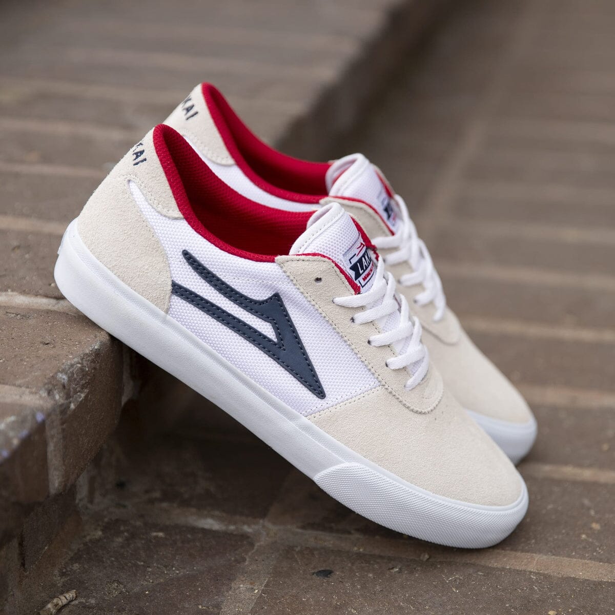 Lakai Manchester White / Navy Suede