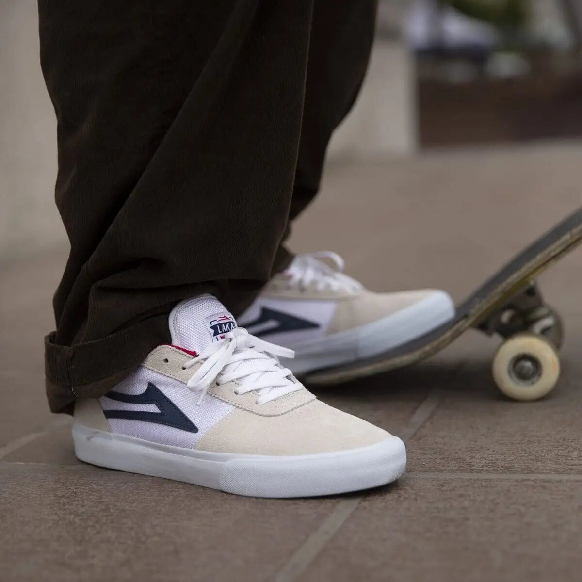 Lakai Manchester White / Navy Suede
