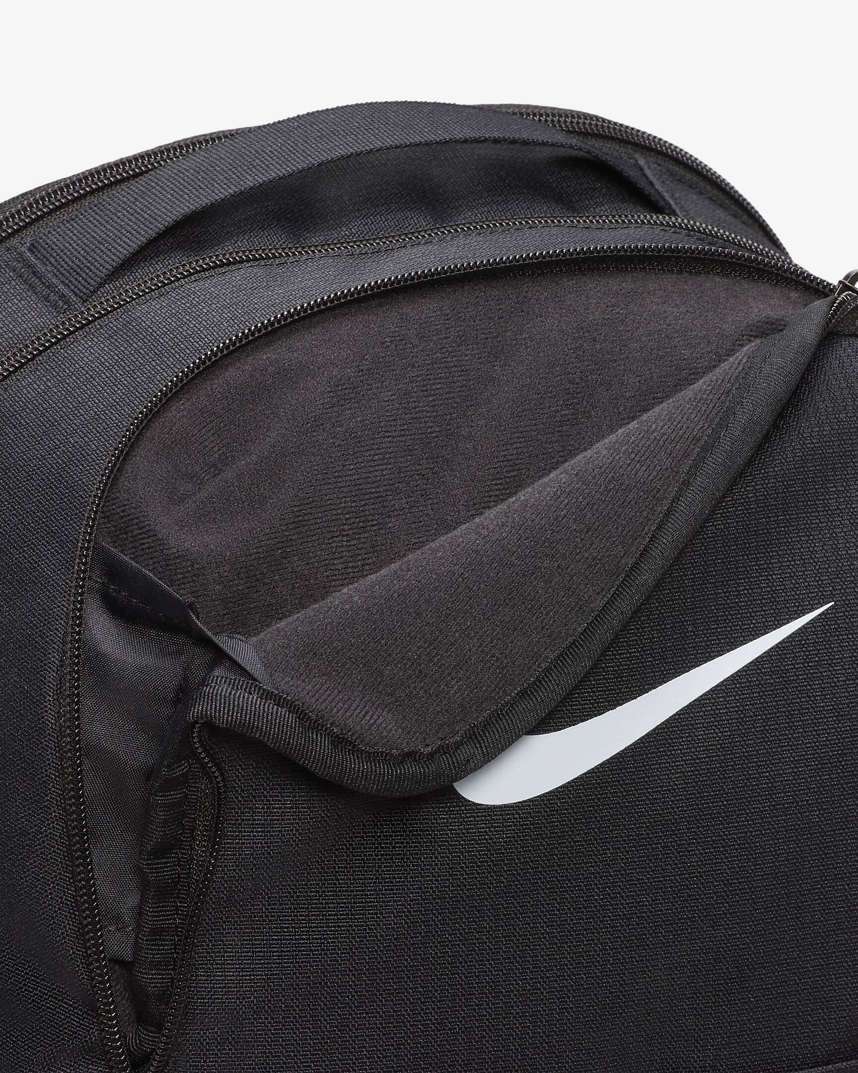 Nike Brasilia 9.5 M (24L) Backpack