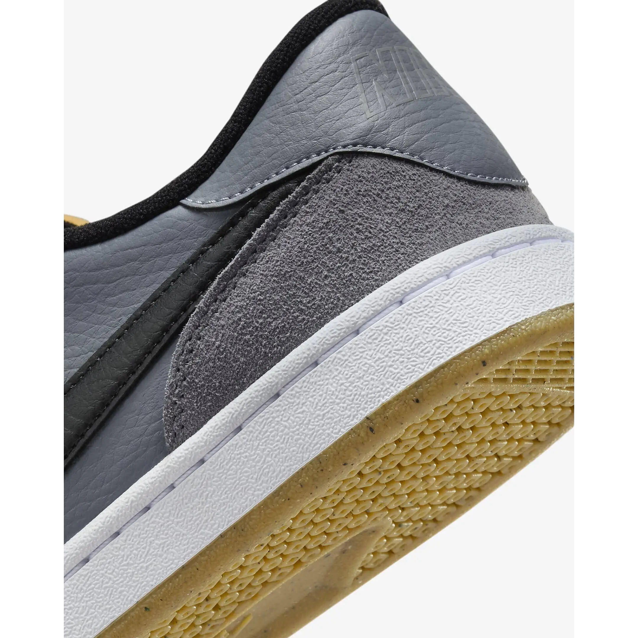 NIke SB FC Classic - Cool Grey Black White
