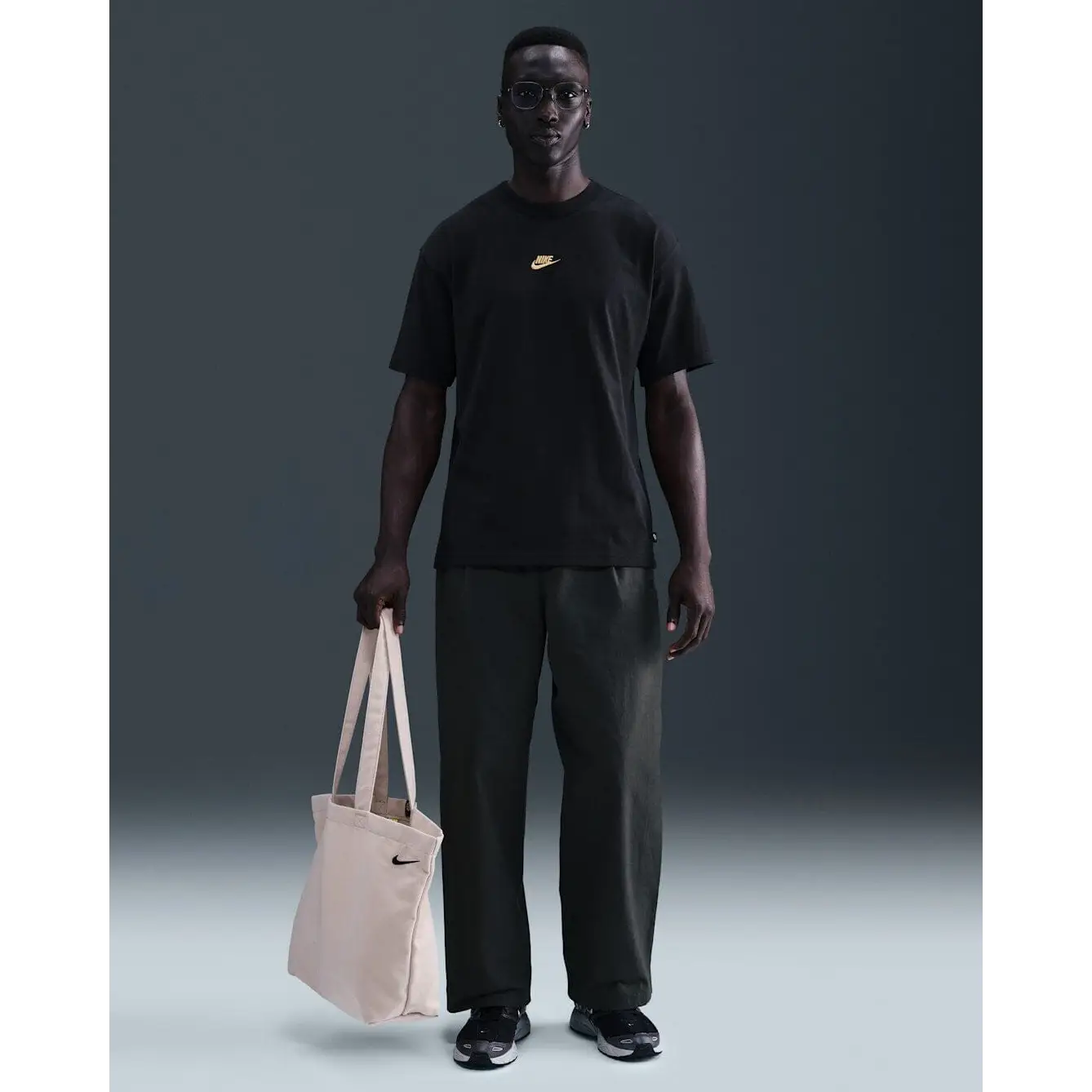 Nike Sportswear Premium Essentials Sustainable T-Shirt
