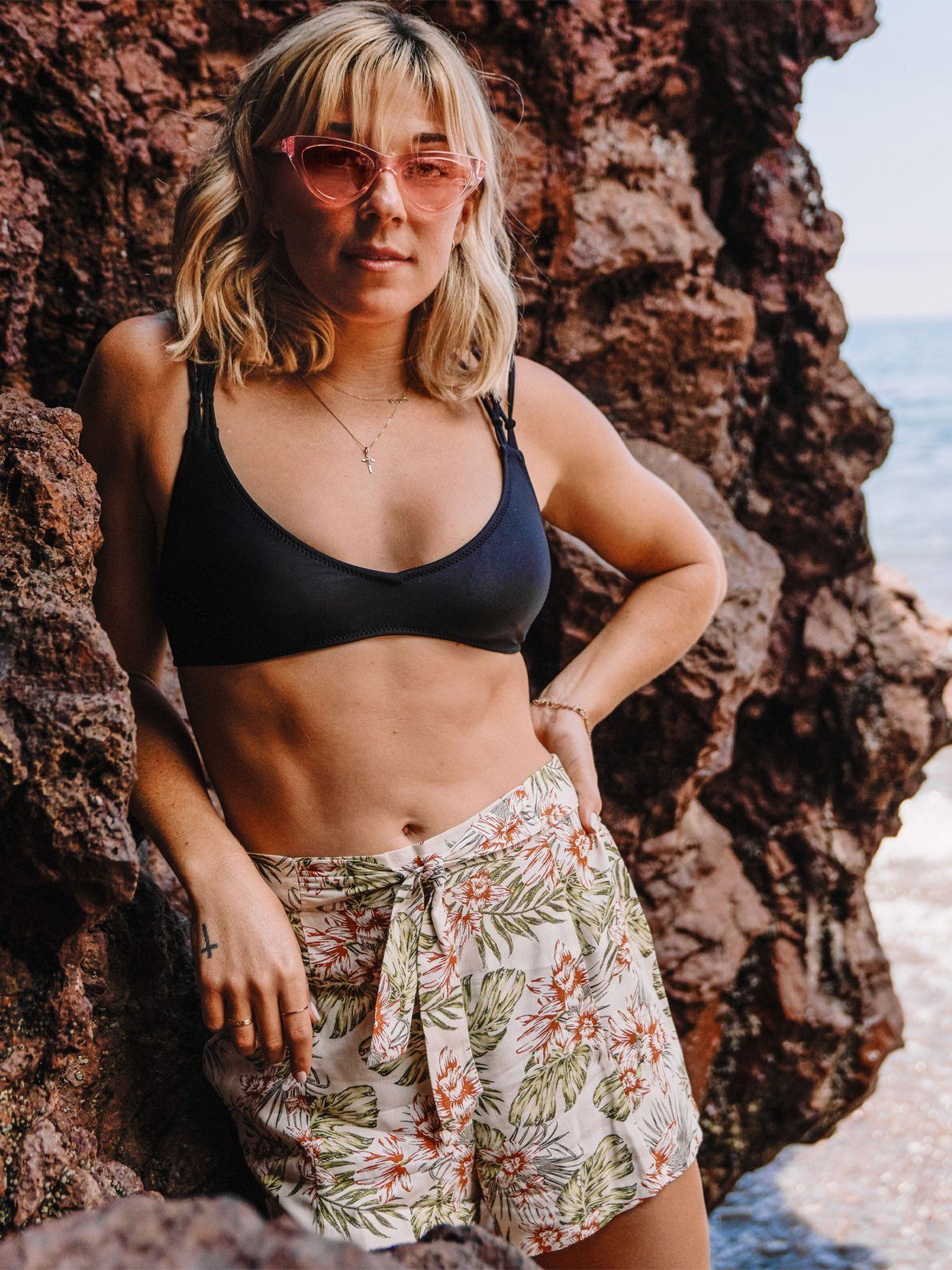 Volcom Womens Knife Sunglasses provide 100% UVA/UVB protection.
