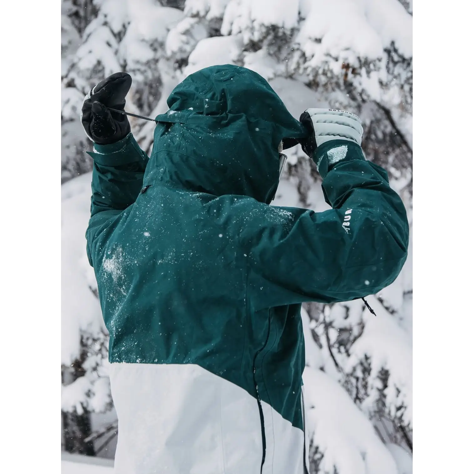 Burton AK Velocity GORE-TEX Anorak 2025