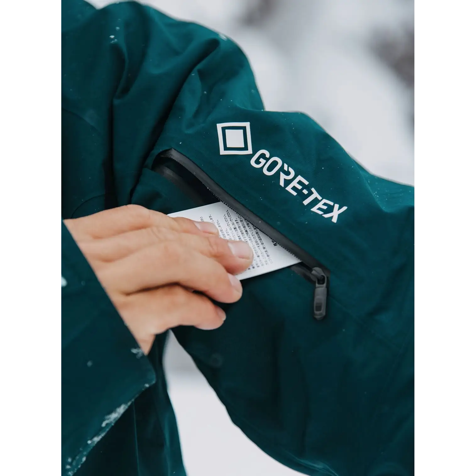 Burton AK Velocity GORE-TEX Anorak 2025