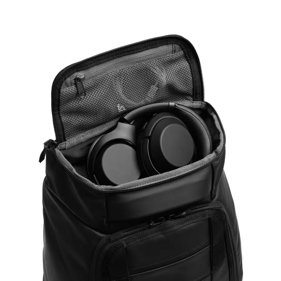 D__b_ Hugger Backpack 25L