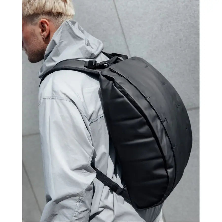 D__b_ Hugger Base 15L Backpack
