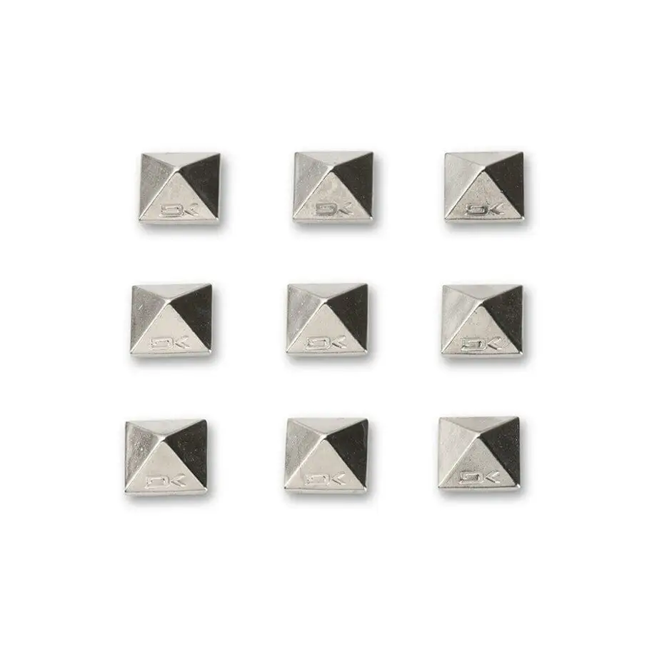 Dakine Pyramid Studs