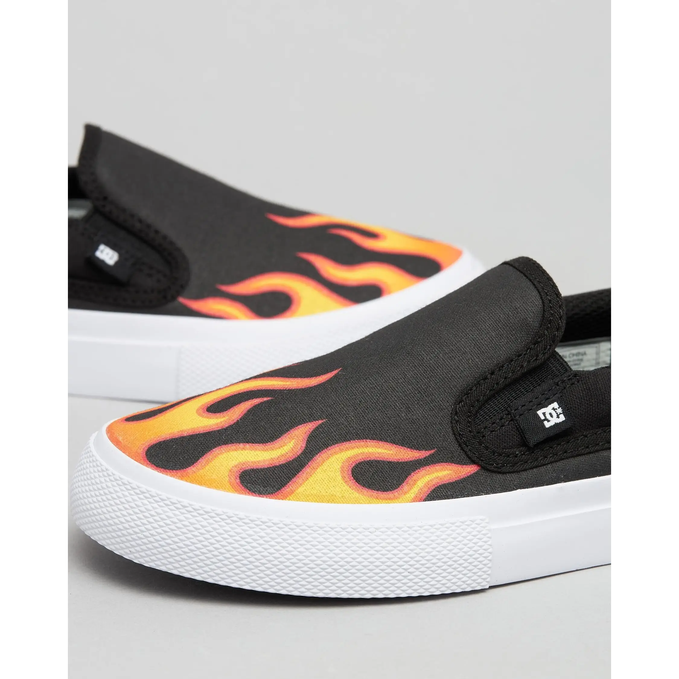 DC Manual Slip-On Youth