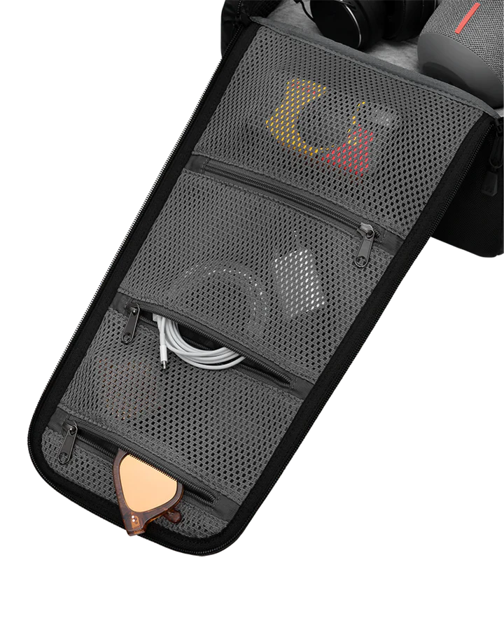 D__b_  Strom 20L Backpack