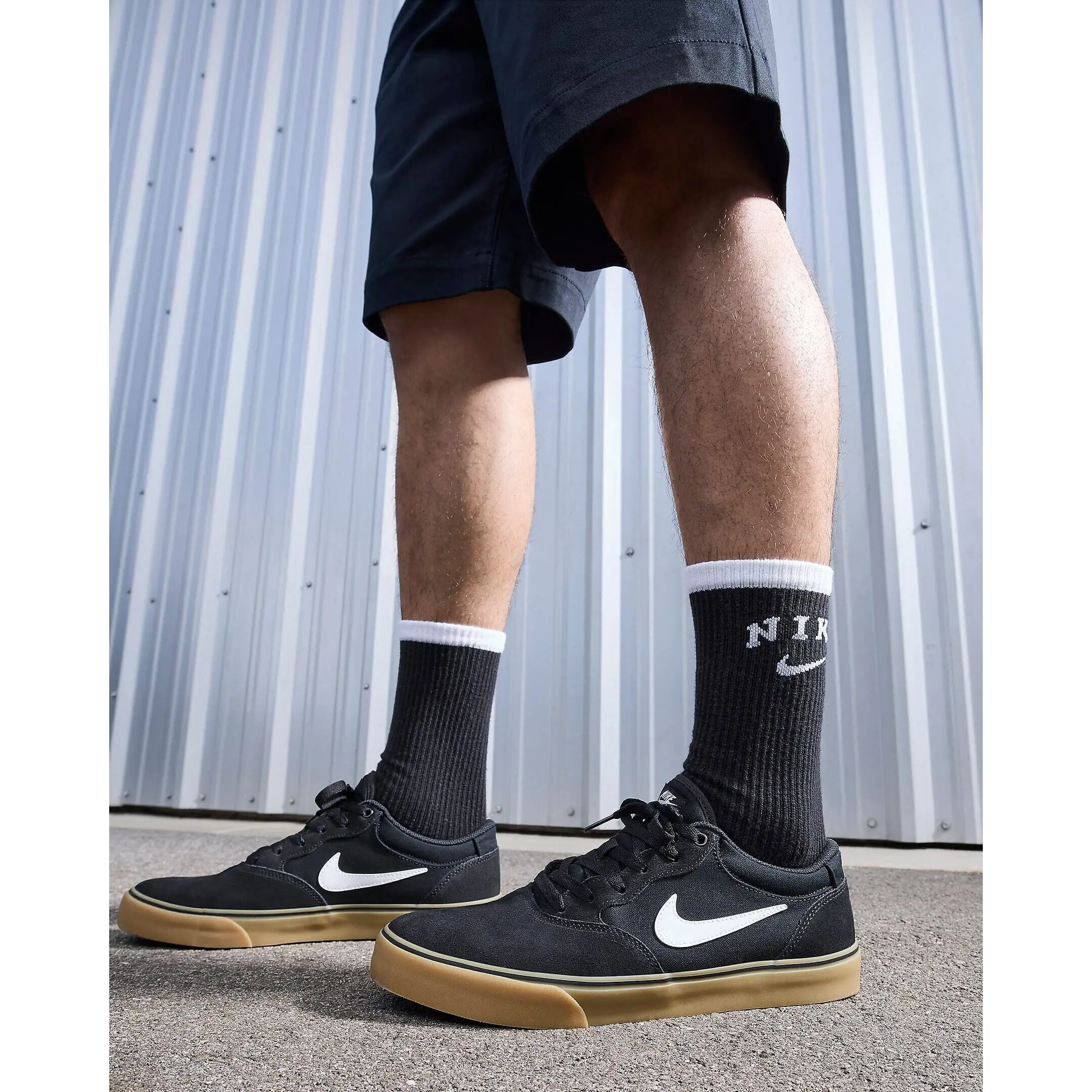 Nike SB Chron 2 Shoes - Black / Gum