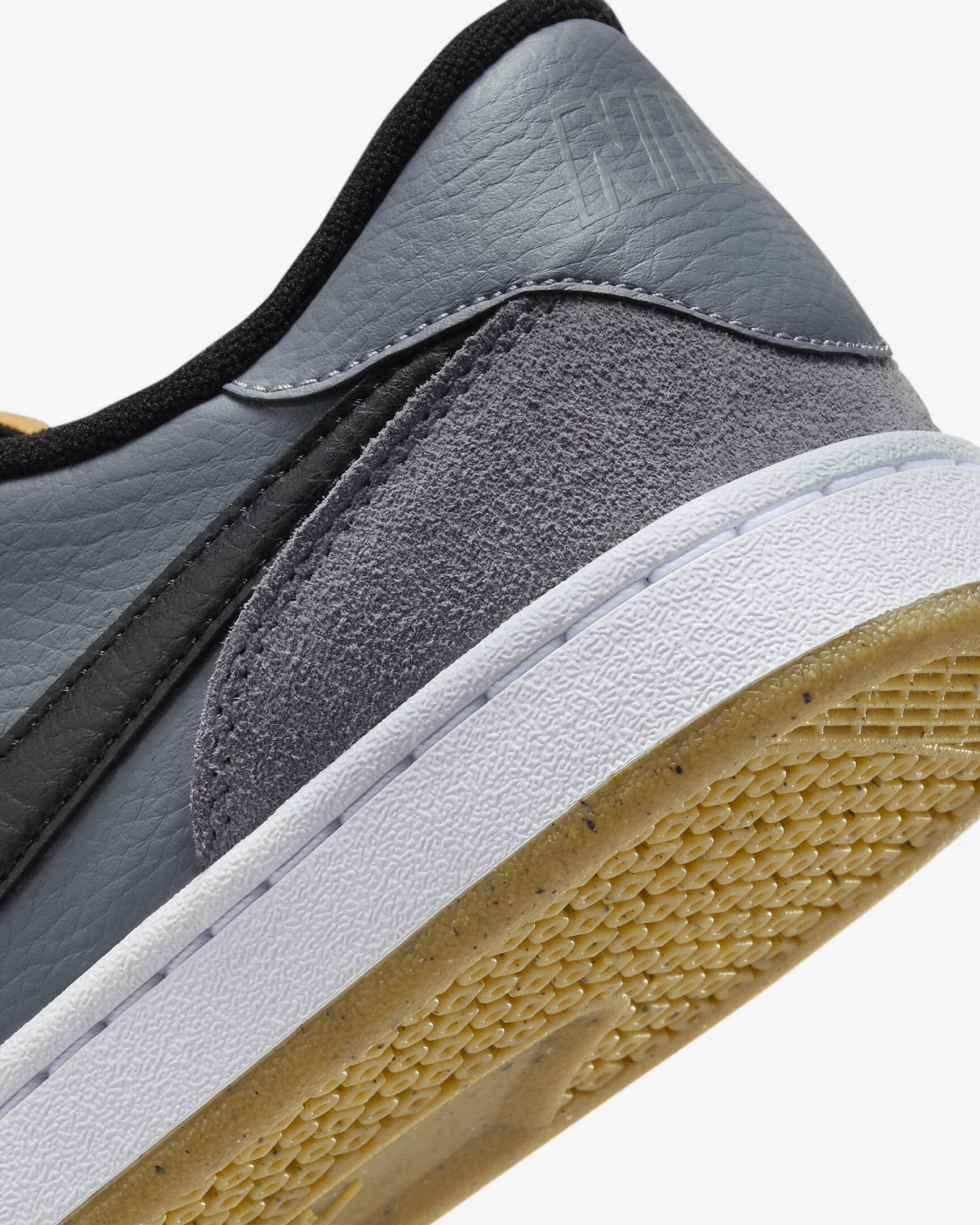 NIke SB FC Classic - Cool Grey Black White